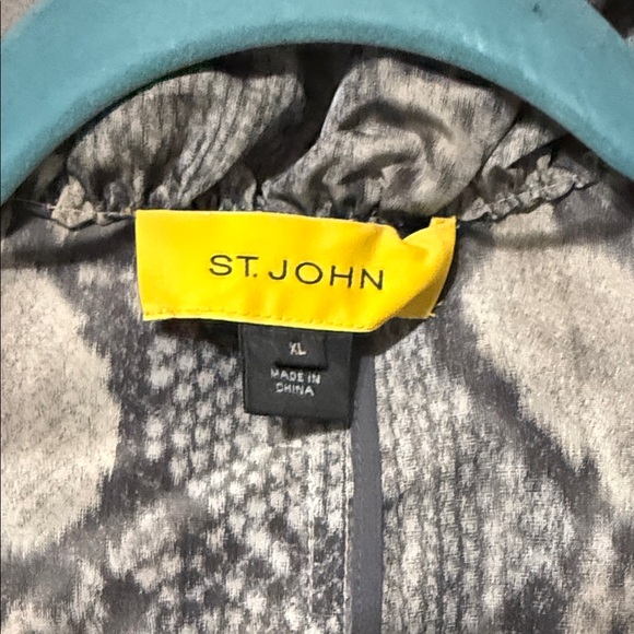 St. John Yellow Tag XL Gray Snake Print Lightweight Jacket - Picture 2 of 9